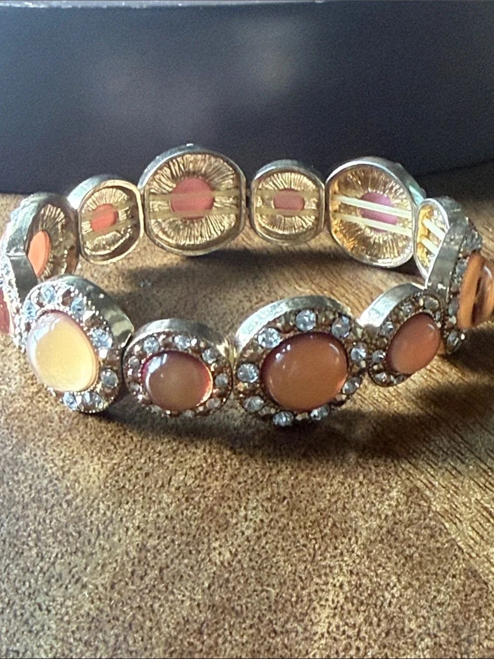 Gold-Tone Peach Cabochon Crystal Stretch Bracelet!
